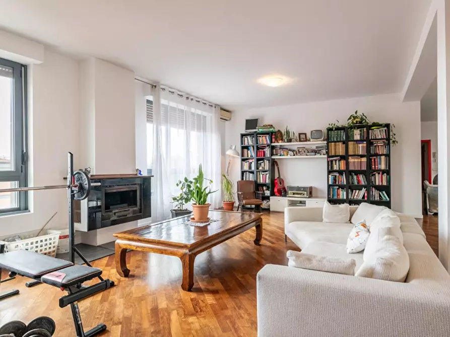 Immagine 7 di Appartamento in vendita  a Cascina