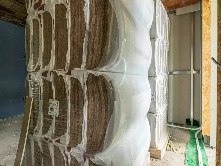 Immagine 21 di Villetta a schiera in vendita  a Cascina