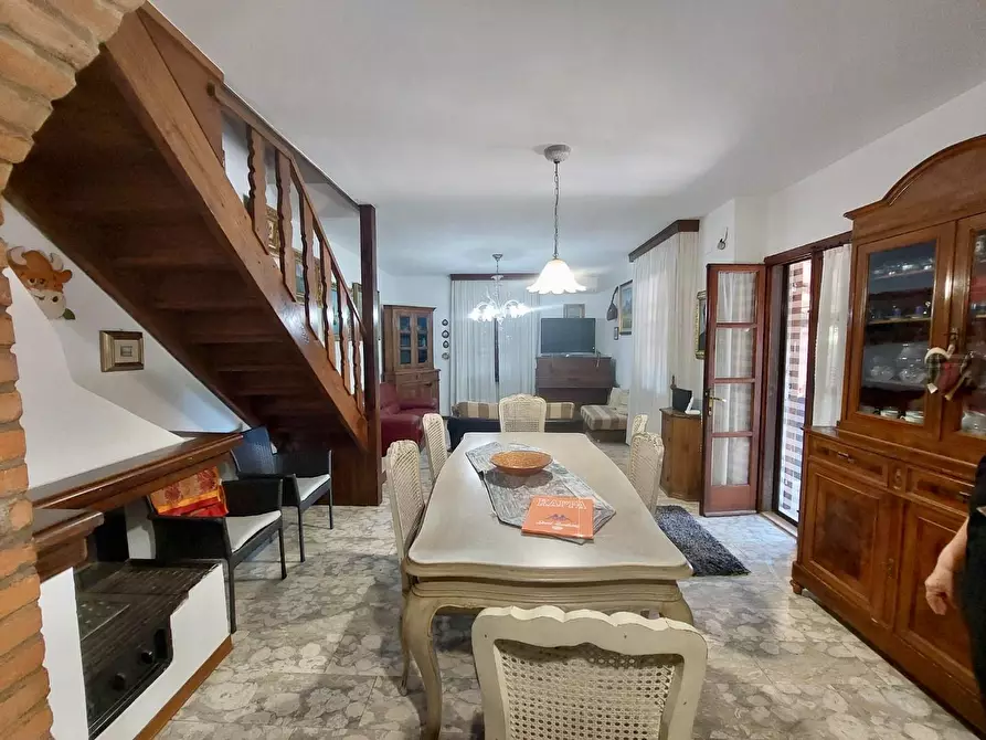 Immagine 19 di Villa in vendita  a Pietrasanta