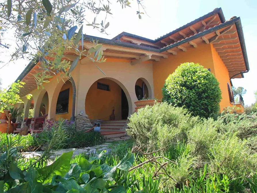 Immagine 20 di Villa in vendita  a Larciano