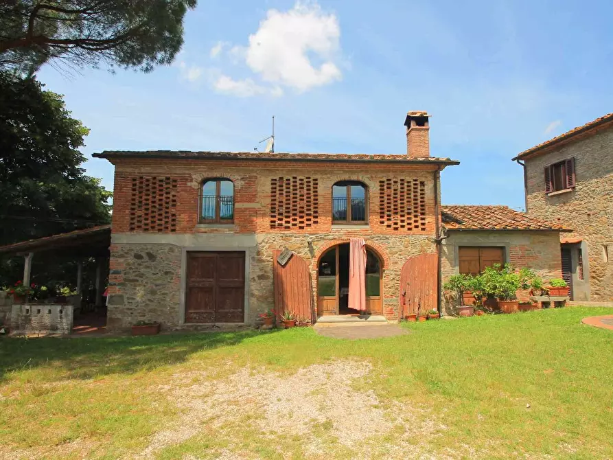 Immagine 24 di Casa colonica in vendita  a Larciano