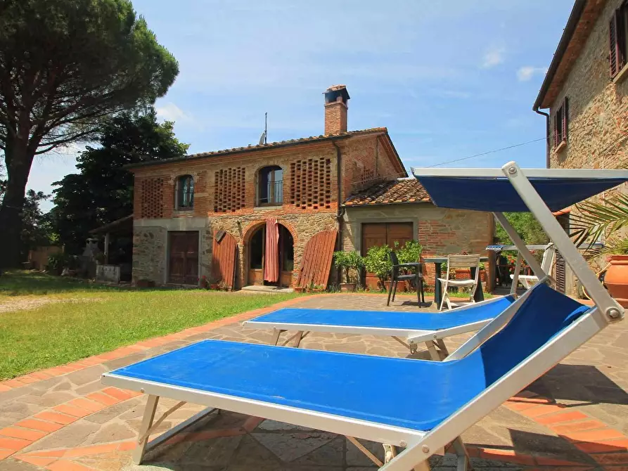 Immagine 2 di Casa colonica in vendita  a Larciano