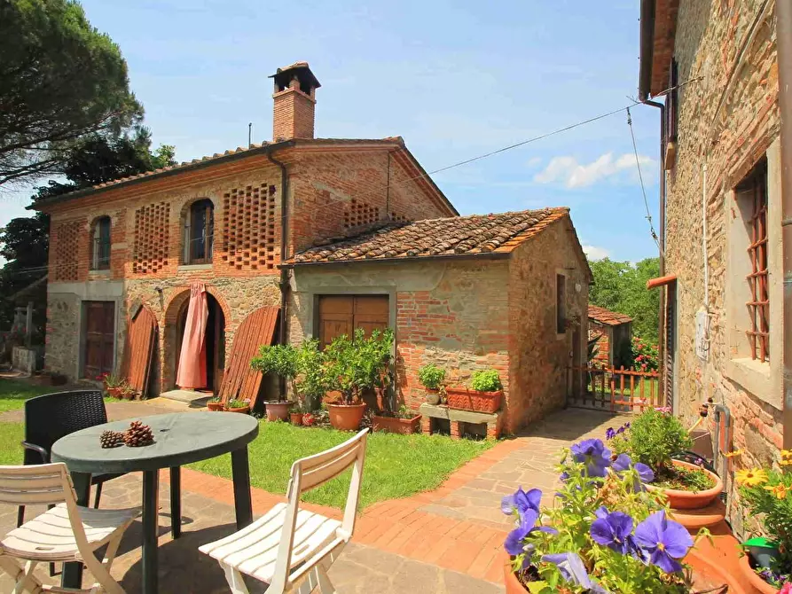 Immagine 18 di Casa colonica in vendita  a Larciano