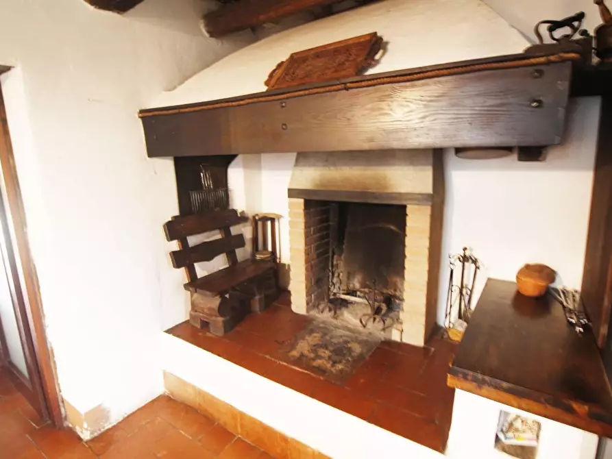 Immagine 39 di Casa colonica in vendita  a Larciano