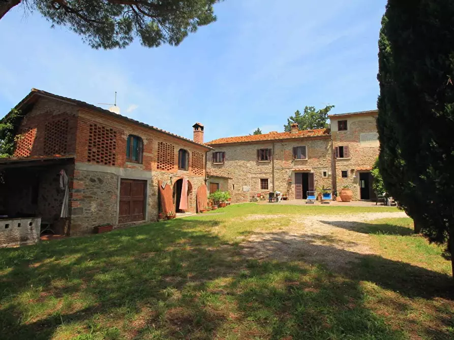 Immagine 23 di Casa colonica in vendita  a Larciano