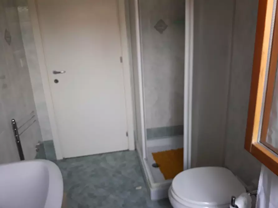 Immagine 12 di Appartamento in affitto  a Siena