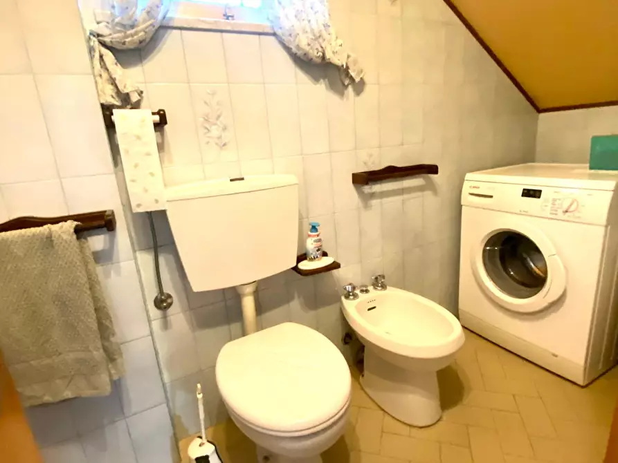 Immagine 8 di Casa bifamiliare in vendita  a Castelnuovo Magra