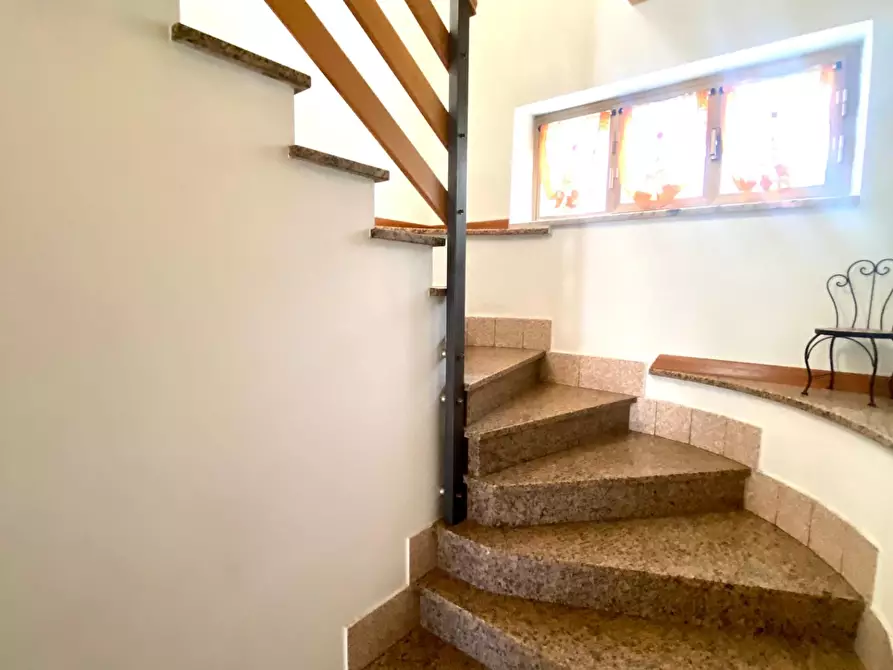 Immagine 9 di Casa bifamiliare in vendita  a Castelnuovo Magra