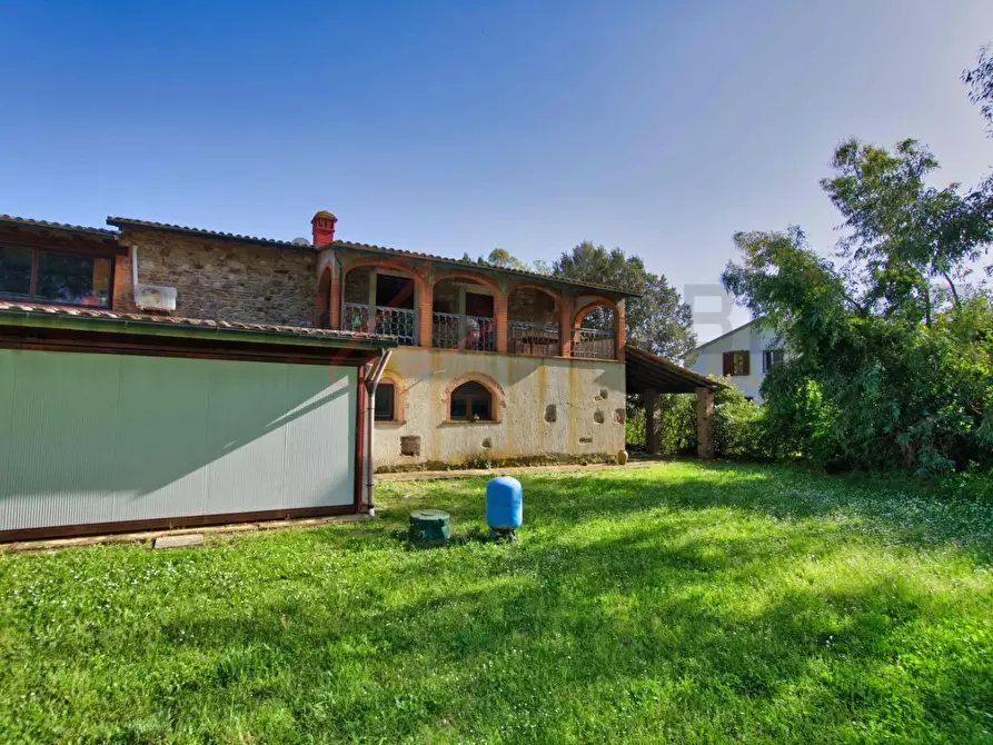 Immagine 9 di Casa semindipendente in vendita  a Suvereto