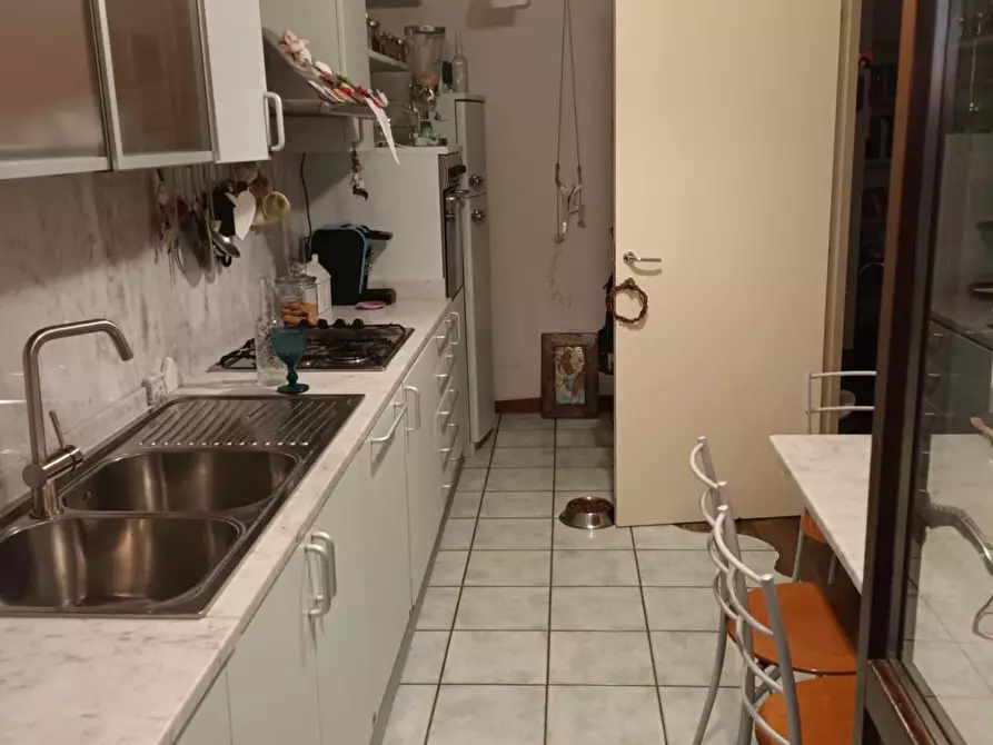 Immagine 10 di Appartamento in vendita  a Carrara