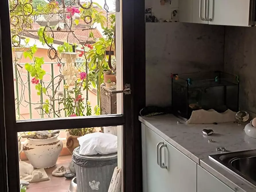 Immagine 13 di Appartamento in vendita  a Carrara