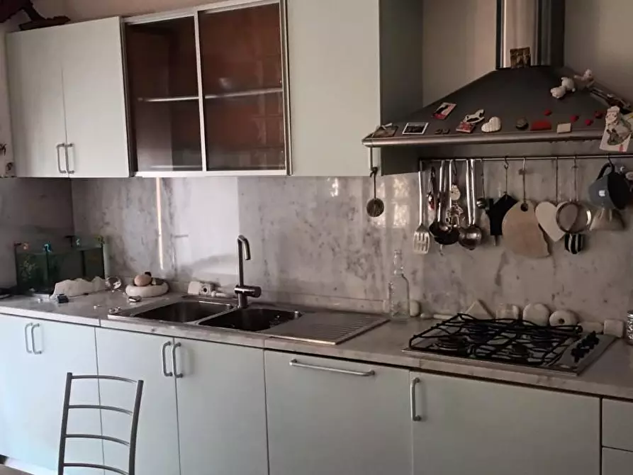 Immagine 12 di Appartamento in vendita  a Carrara