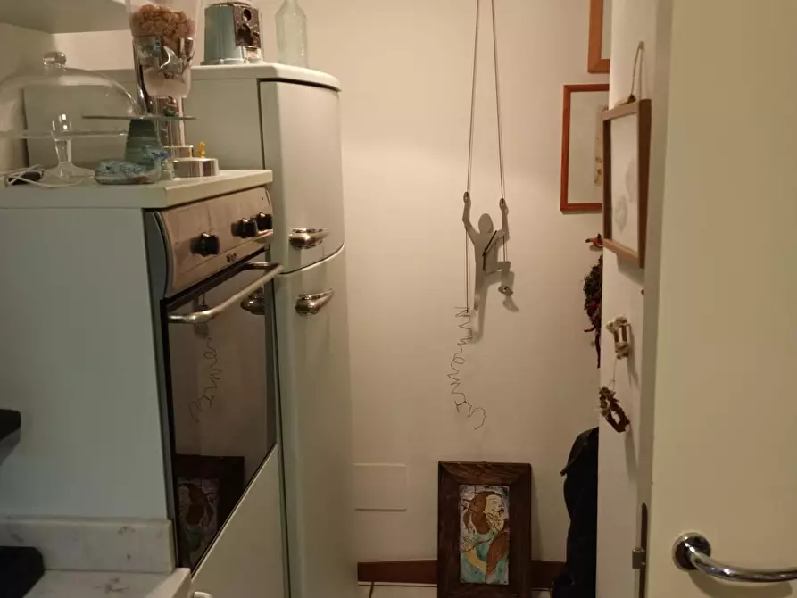 Immagine 11 di Appartamento in vendita  a Carrara