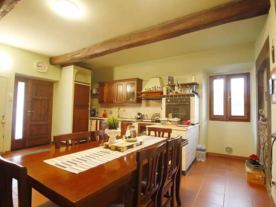 Immagine 9 di Casa colonica in vendita  a Vinci