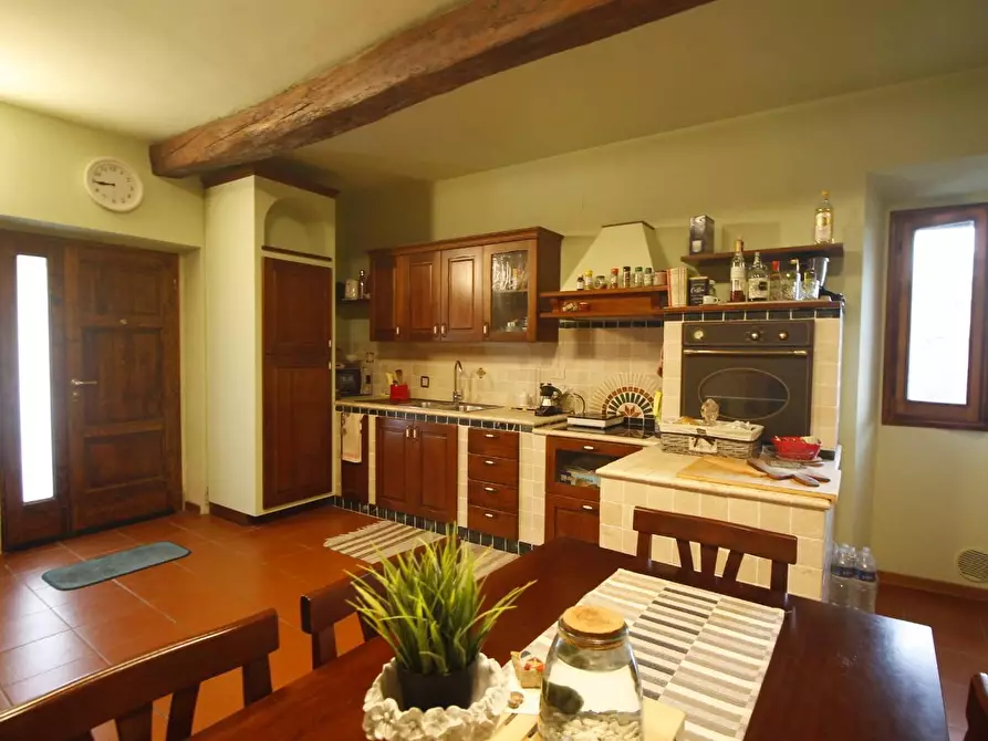 Immagine 10 di Casa colonica in vendita  a Vinci