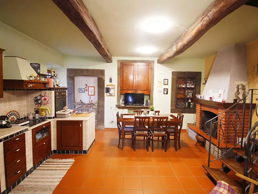 Immagine 4 di Casa colonica in vendita  a Vinci