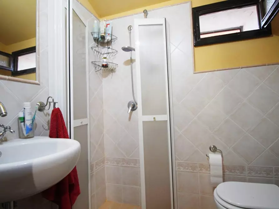 Immagine 15 di Casa colonica in vendita  a Vinci