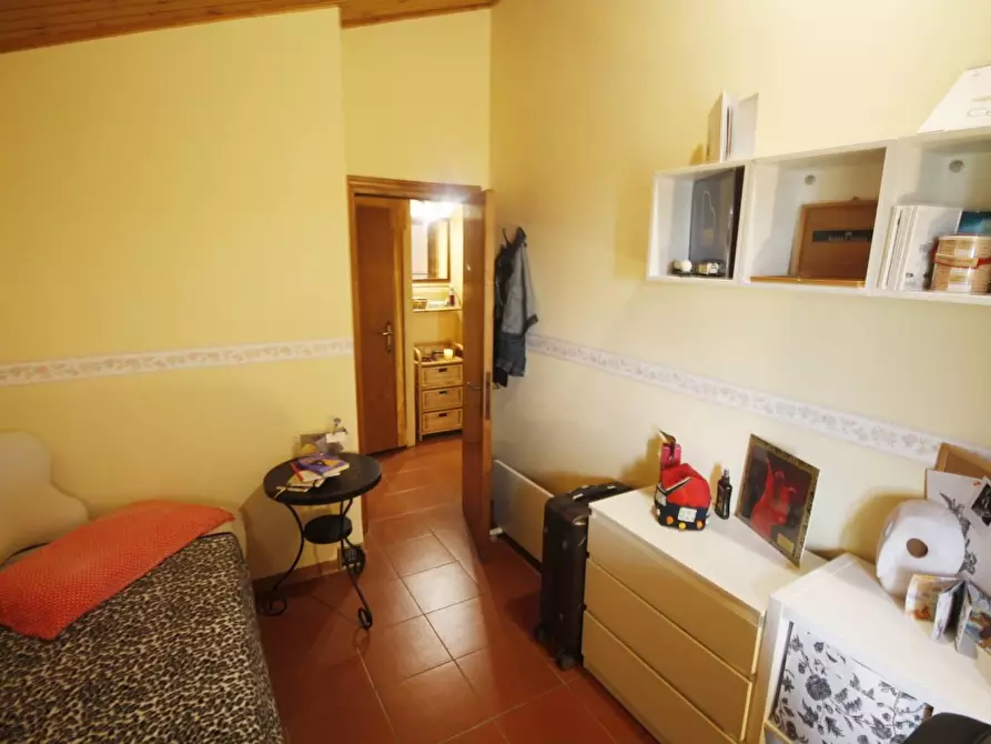 Immagine 17 di Casa colonica in vendita  a Vinci