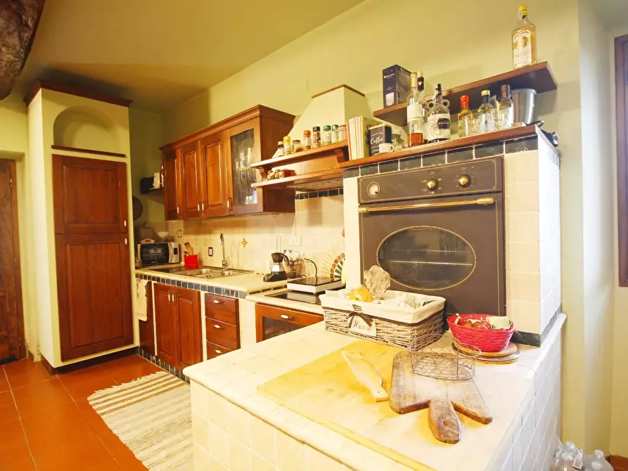 Immagine 8 di Casa colonica in vendita  a Vinci