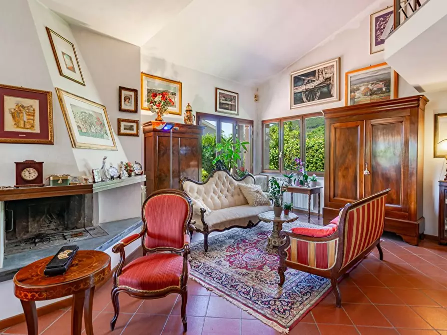 Immagine 3 di Villa in vendita  a San Giuliano Terme