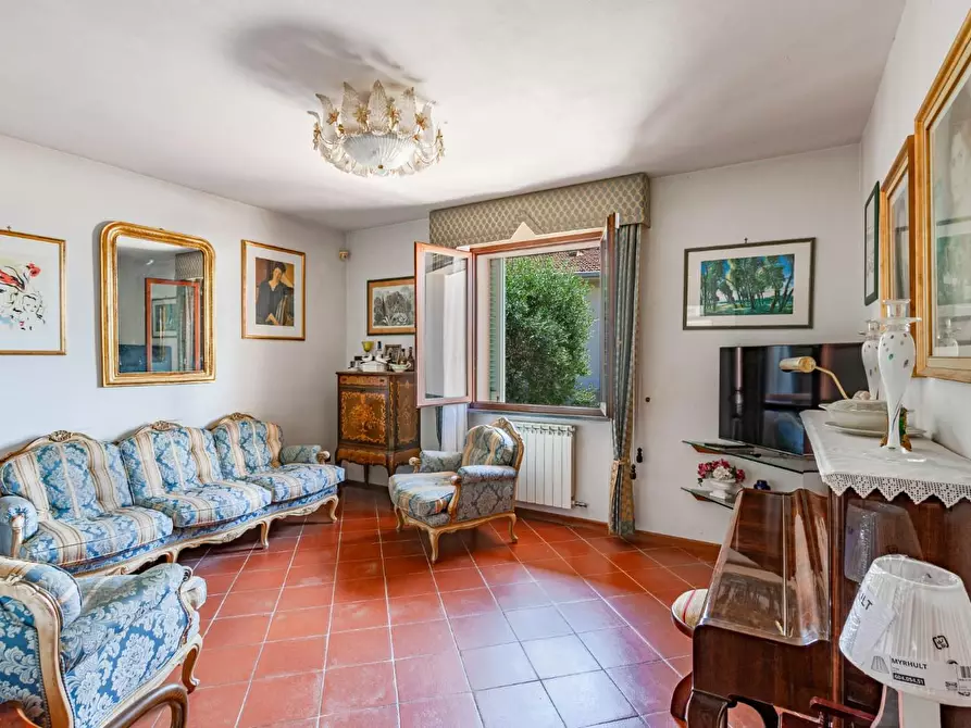 Immagine 13 di Villa in vendita  a San Giuliano Terme