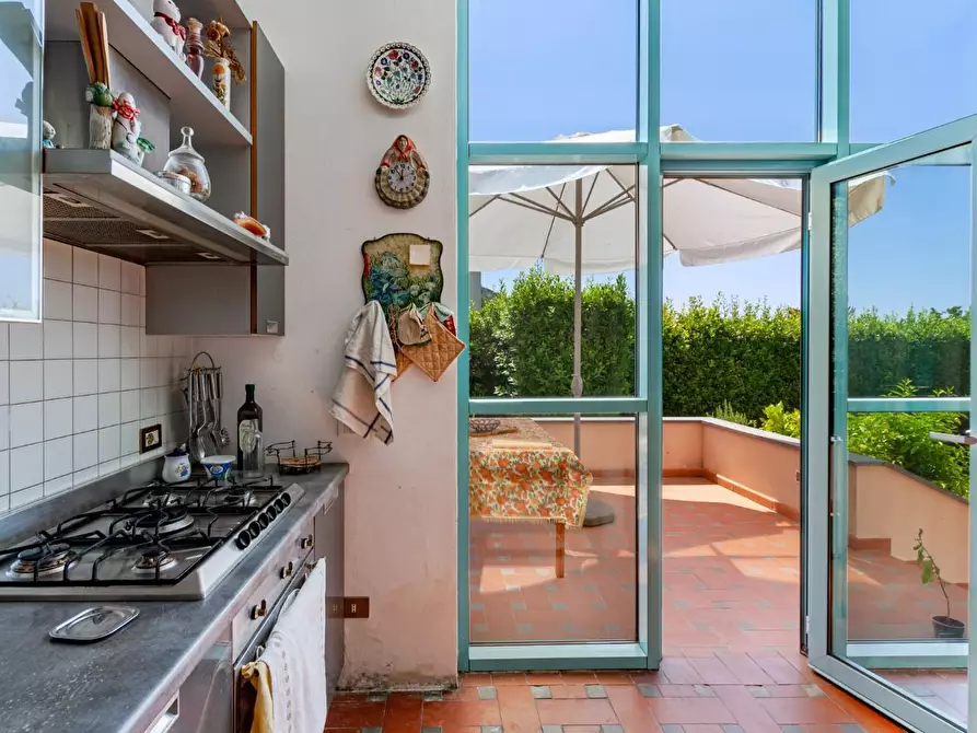 Immagine 8 di Villa in vendita  a San Giuliano Terme