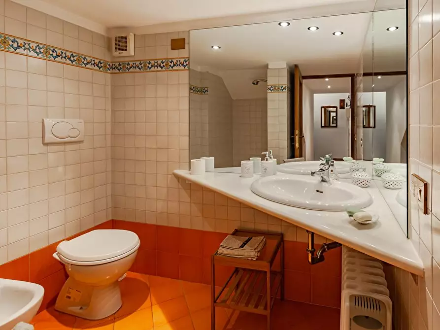 Immagine 37 di Villa in vendita  a San Giuliano Terme