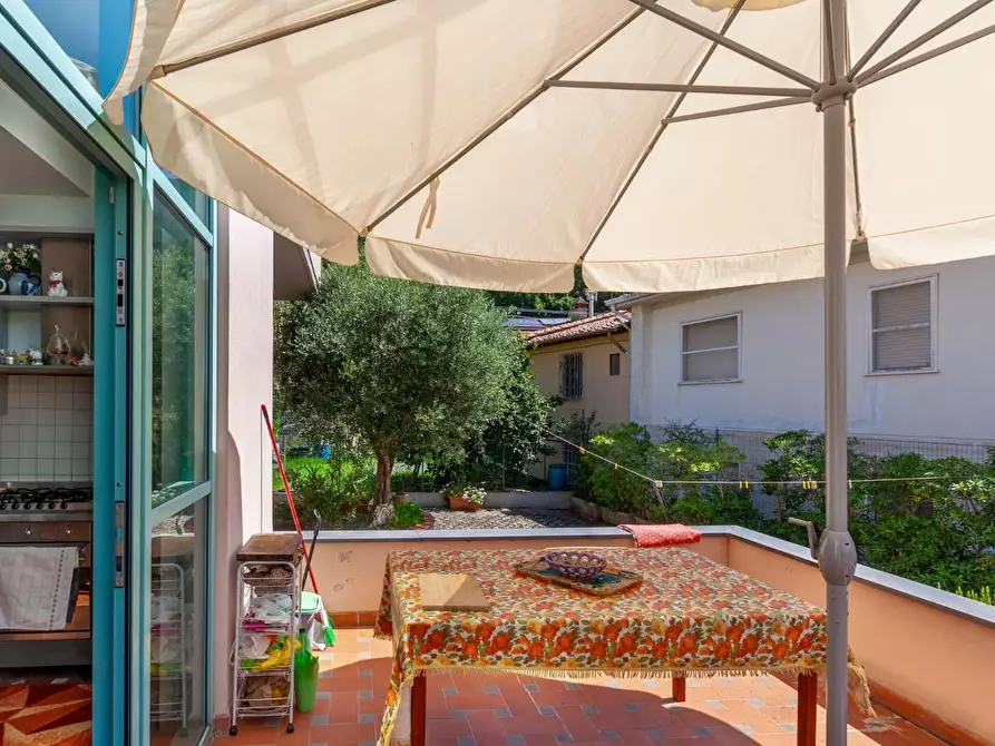 Immagine 10 di Villa in vendita  a San Giuliano Terme