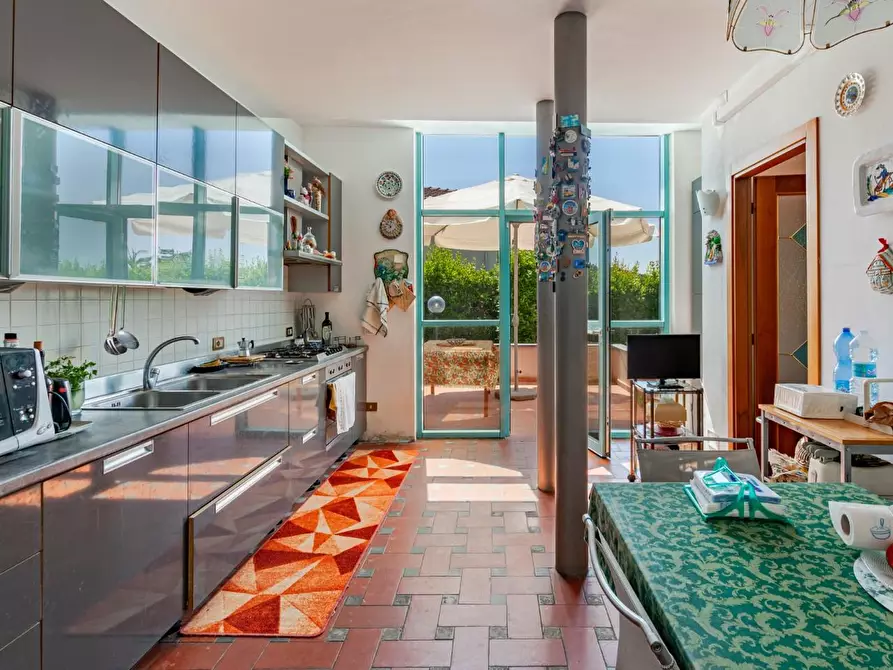 Immagine 6 di Villa in vendita  a San Giuliano Terme