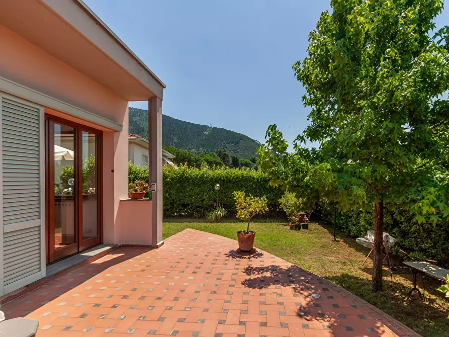 Immagine 41 di Villa in vendita  a San Giuliano Terme