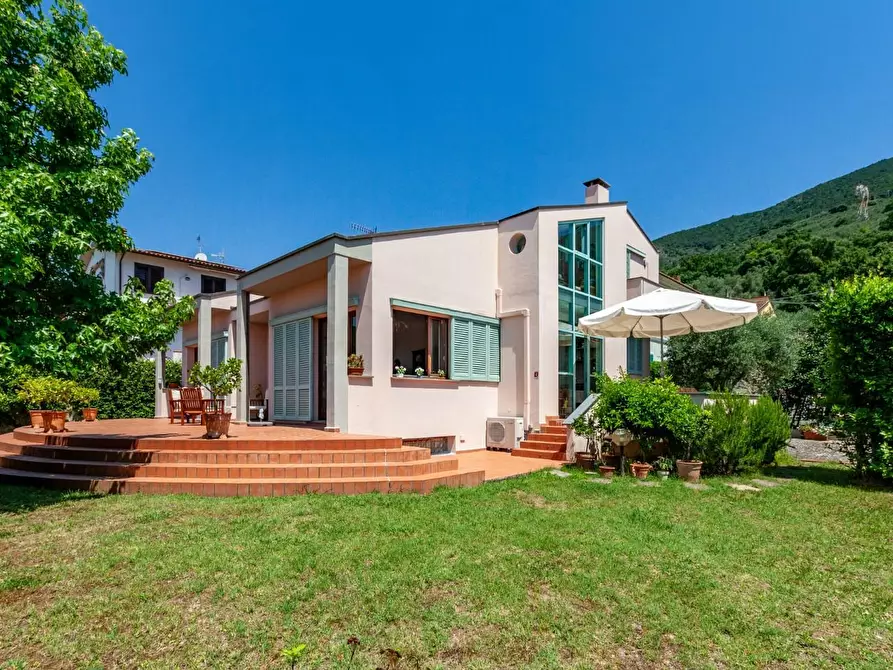 Immagine 43 di Villa in vendita  a San Giuliano Terme