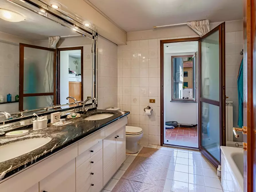 Immagine 27 di Villa in vendita  a San Giuliano Terme