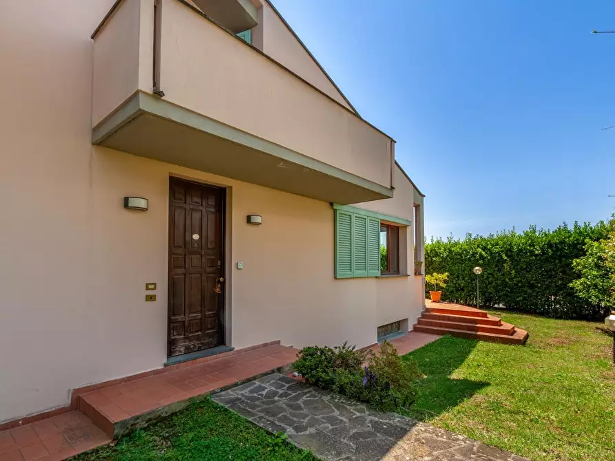 Immagine 39 di Villa in vendita  a San Giuliano Terme