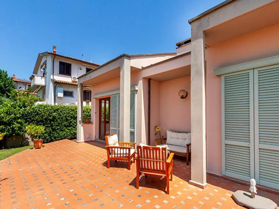 Immagine 42 di Villa in vendita  a San Giuliano Terme