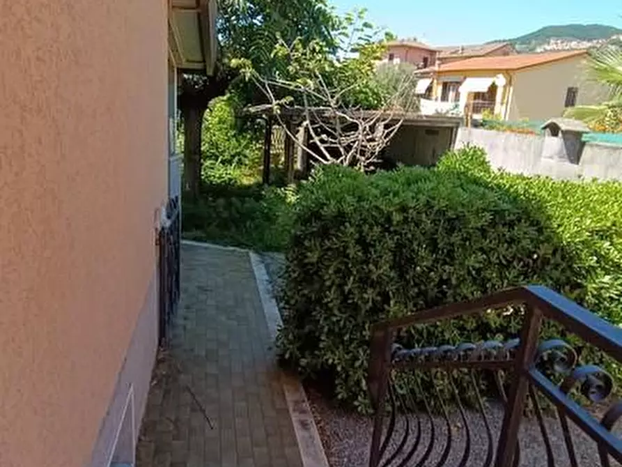 Immagine 31 di Casa indipendente in vendita  a Castelnuovo Magra