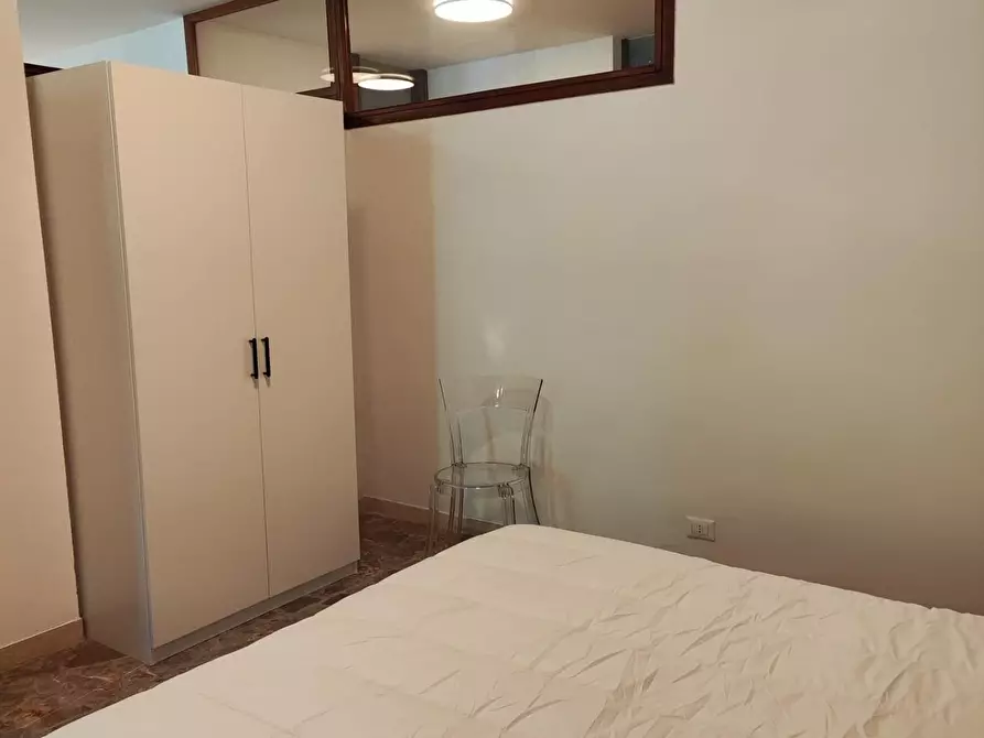 Immagine 5 di Appartamento in affitto  a Carrara