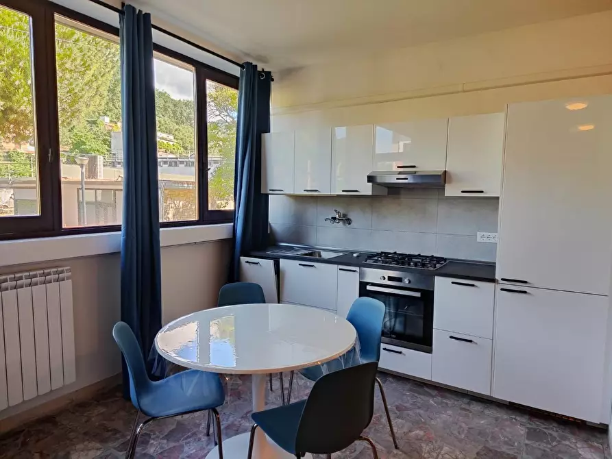 Immagine 8 di Appartamento in affitto  a Carrara