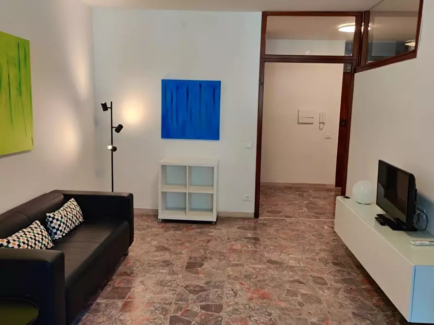 Immagine 1 di Appartamento in affitto  a Carrara