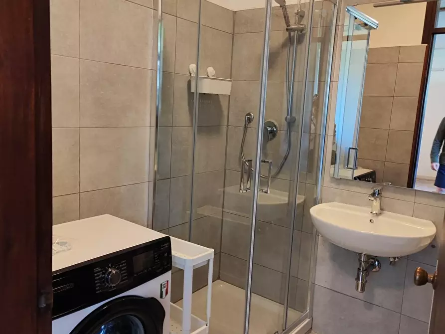 Immagine 9 di Appartamento in affitto  a Carrara