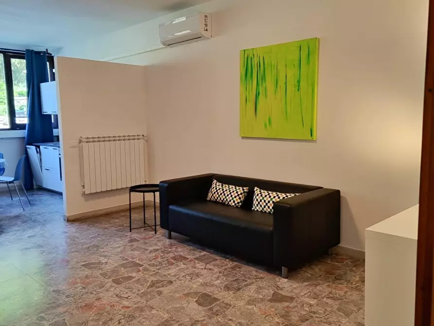 Immagine 2 di Appartamento in affitto  a Carrara