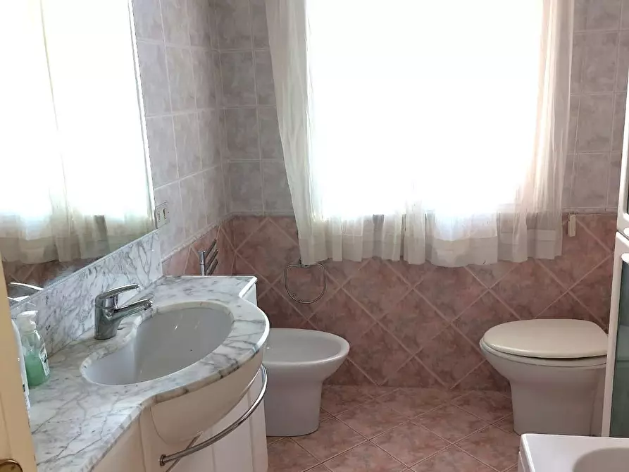 Immagine 28 di Casa indipendente in vendita  a Massa