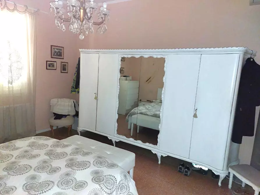 Immagine 18 di Casa indipendente in vendita  a Massa