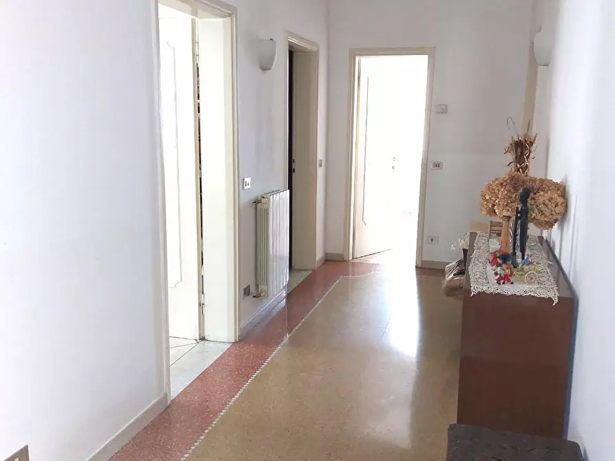 Immagine 30 di Casa indipendente in vendita  a Massa