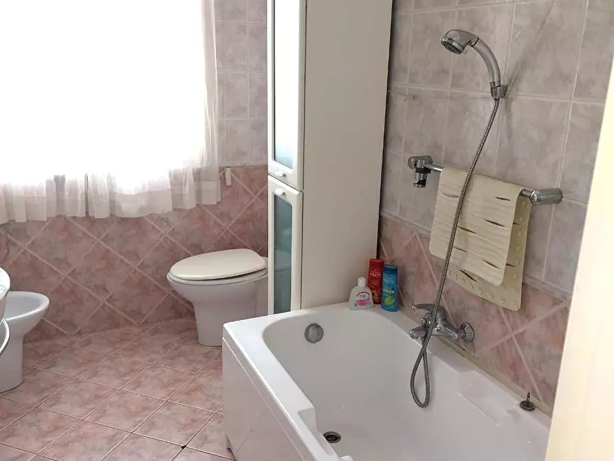 Immagine 27 di Casa indipendente in vendita  a Massa