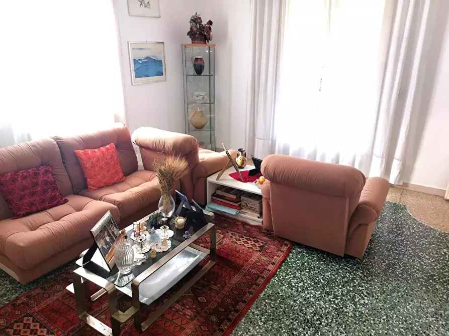 Immagine 7 di Casa indipendente in vendita  a Massa