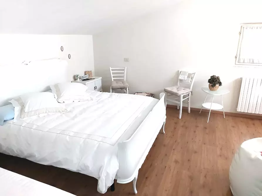 Immagine 15 di Casa indipendente in vendita  a Massa