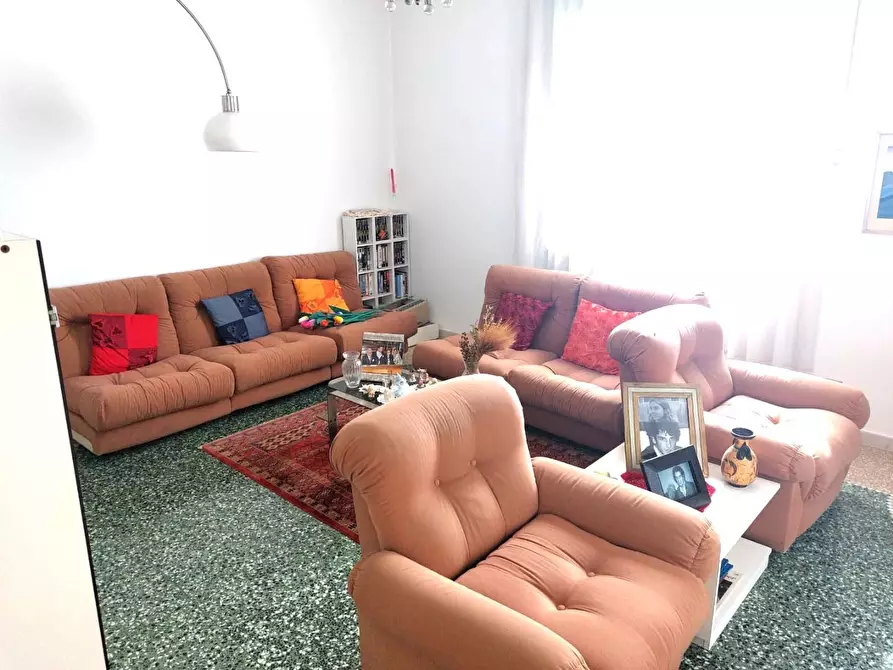 Immagine 6 di Casa indipendente in vendita  a Massa