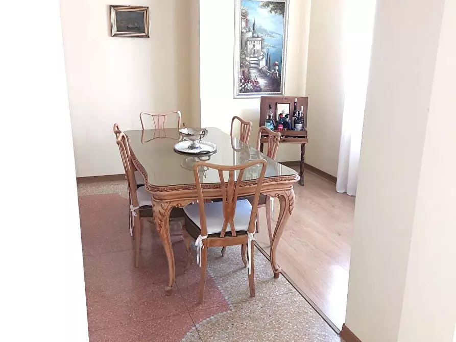 Immagine 8 di Casa indipendente in vendita  a Massa