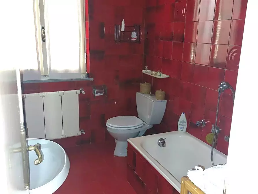 Immagine 24 di Casa indipendente in vendita  a Massa