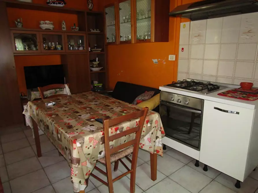 Immagine 2 di Casa bifamiliare in vendita  a Carrara